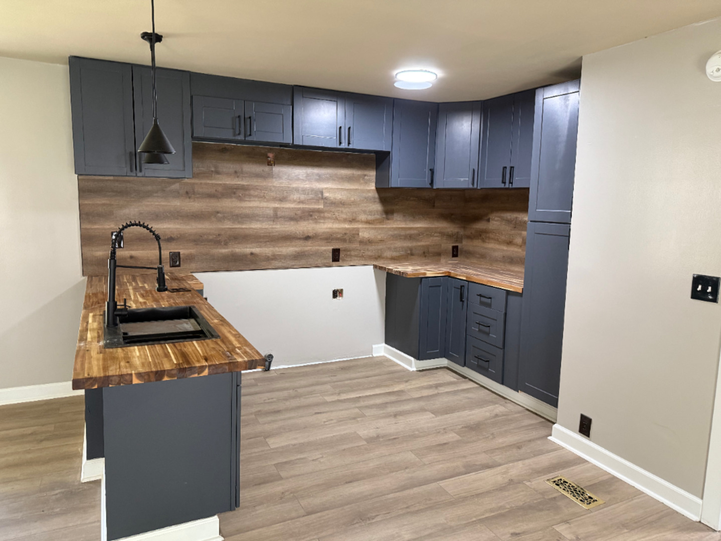 9218 wind river Court 4155