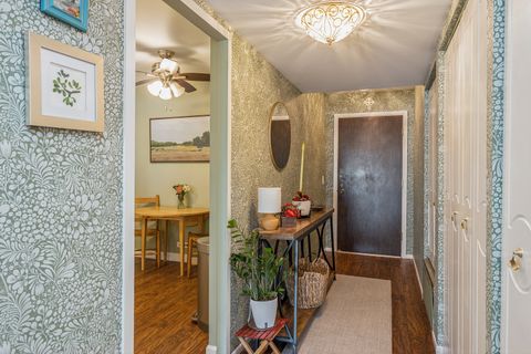 Tiny photo for 211 Elgin Avenue #2E, Forest Park, IL 60130 (MLS # 12553955)