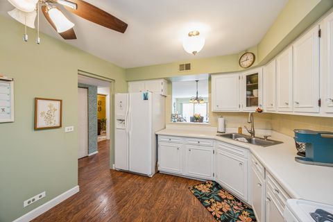 Tiny photo for 211 Elgin Avenue #2E, Forest Park, IL 60130 (MLS # 12553955)