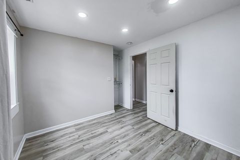 Tiny photo for 43173 N Lake Avenue, Antioch, IL 60002 (MLS # 12409397)