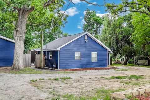 Tiny photo for 43173 N Lake Avenue, Antioch, IL 60002 (MLS # 12409397)