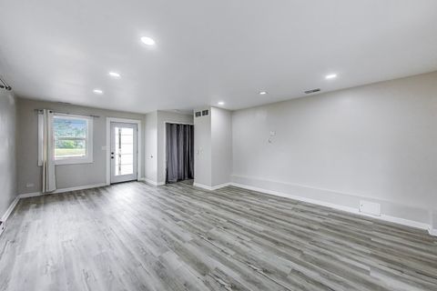 Tiny photo for 43173 N Lake Avenue, Antioch, IL 60002 (MLS # 12409397)