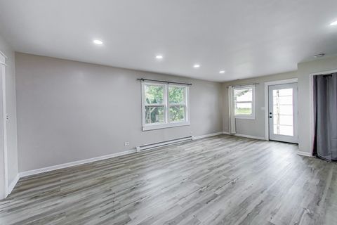 Tiny photo for 43173 N Lake Avenue, Antioch, IL 60002 (MLS # 12409397)