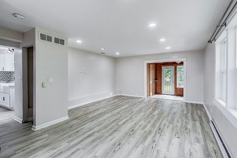 Tiny photo for 43173 N Lake Avenue, Antioch, IL 60002 (MLS # 12409397)