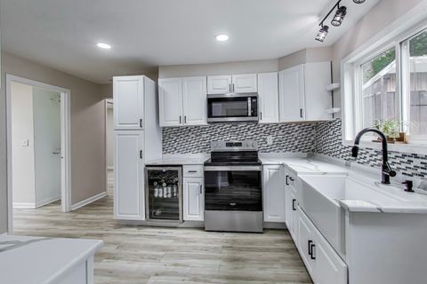 Tiny photo for 43173 N Lake Avenue, Antioch, IL 60002 (MLS # 12409397)