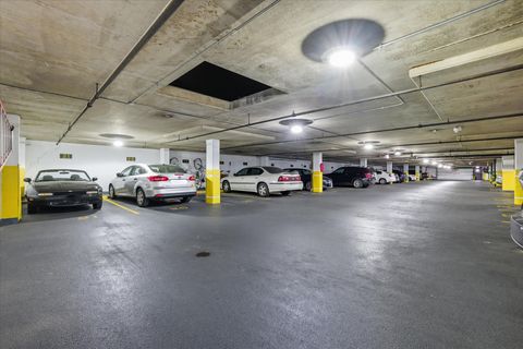 Tiny photo for 5855 N Sheridan Road #9F, Chicago, IL 60660 (MLS # 12486783)