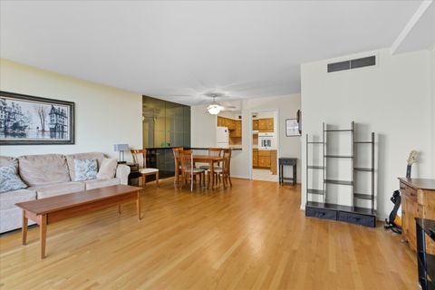 Tiny photo for 5855 N Sheridan Road #9F, Chicago, IL 60660 (MLS # 12486783)