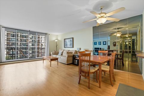 Tiny photo for 5855 N Sheridan Road #9F, Chicago, IL 60660 (MLS # 12486783)