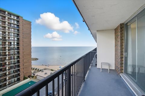 Tiny photo for 5855 N Sheridan Road #9F, Chicago, IL 60660 (MLS # 12486783)