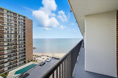 Tiny photo for 5855 N Sheridan Road #9F, Chicago, IL 60660 (MLS # 12486783)