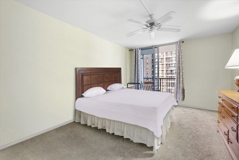 Tiny photo for 5855 N Sheridan Road #9F, Chicago, IL 60660 (MLS # 12486783)