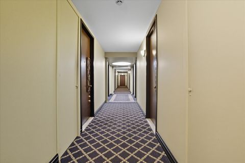 Tiny photo for 5855 N Sheridan Road #9F, Chicago, IL 60660 (MLS # 12486783)
