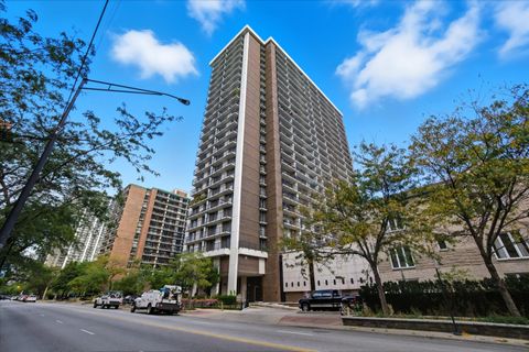 Tiny photo for 5855 N Sheridan Road #9F, Chicago, IL 60660 (MLS # 12486783)