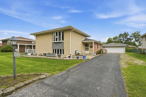 Photo of 4328 WAGMAN Street, Oak Forest, IL 60452 (MLS # 12772334)