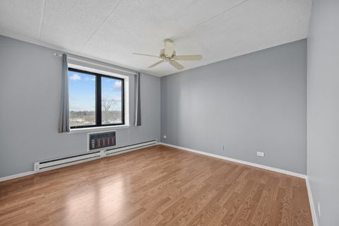 Tiny photo for 9118 W Elmwood Drive #3K, Niles, IL 60714 (MLS # 12607845)