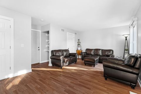 Tiny photo for 202 Parkwood Drive, Streamwood, IL 60107 (MLS # 12525234)