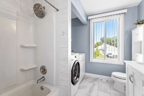 Tiny photo for 202 Parkwood Drive, Streamwood, IL 60107 (MLS # 12525234)