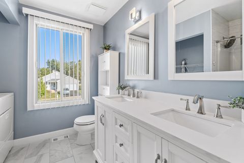 Tiny photo for 202 Parkwood Drive, Streamwood, IL 60107 (MLS # 12525234)