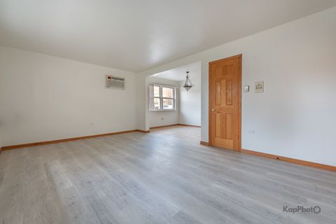 Tiny photo for 6914 W 65th Street #7, Chicago, IL 60638 (MLS # 12612642)