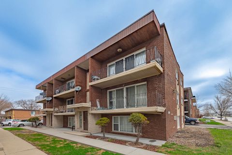 Tiny photo for 6914 W 65th Street #7, Chicago, IL 60638 (MLS # 12612642)