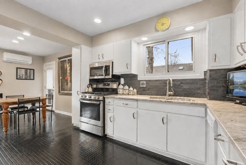 Tiny photo for 10024 S Leavitt Street, Chicago, IL 60643 (MLS # 12729714)