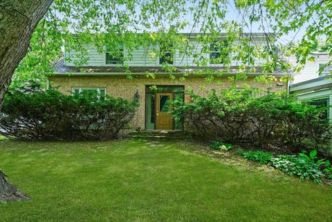 600 Riverwoods Road Mettawa IL 60045