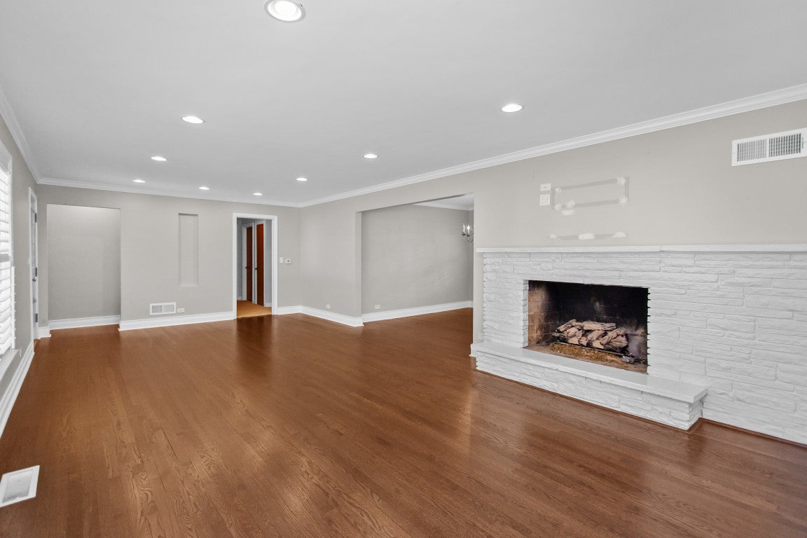 807 Surrey Lane