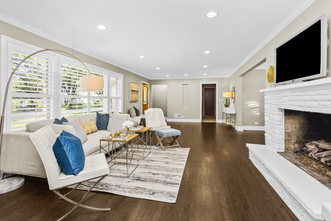 807 Surrey Lane