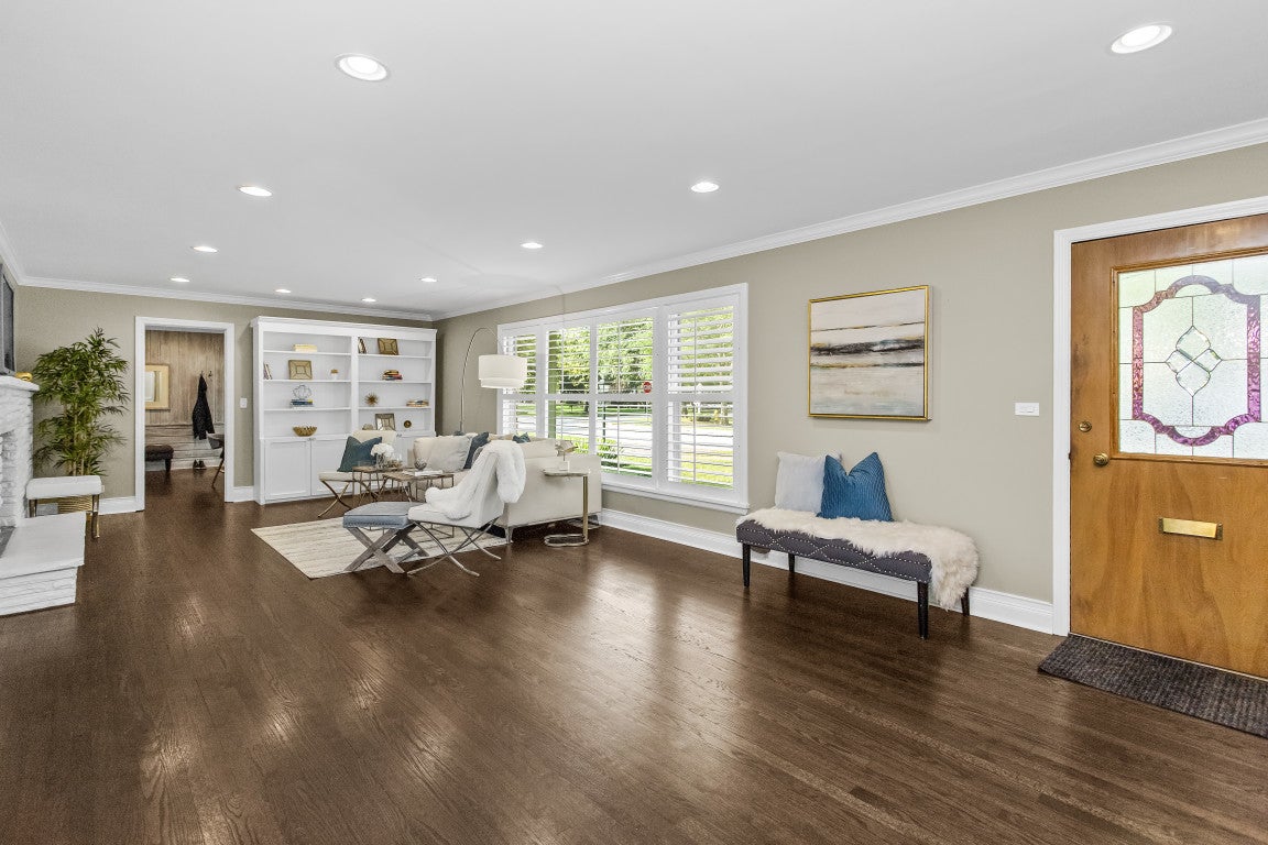 807 Surrey Lane