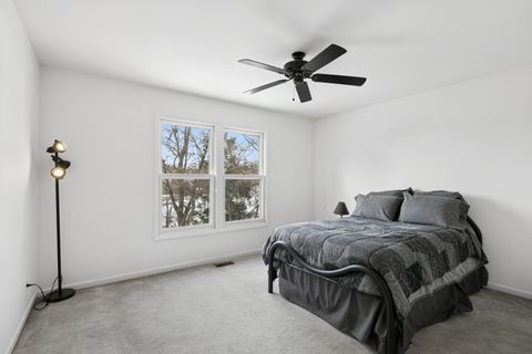 Tiny photo for 62 S Fiore Parkway, Vernon Hills, IL 60061 (MLS # 12492080)