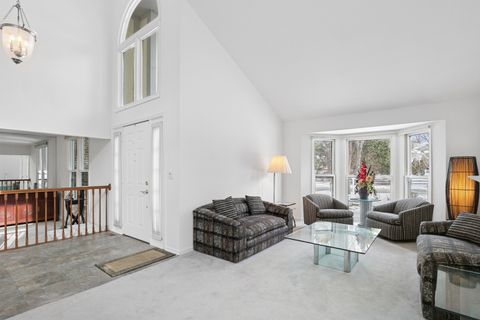 Tiny photo for 62 S Fiore Parkway, Vernon Hills, IL 60061 (MLS # 12492080)