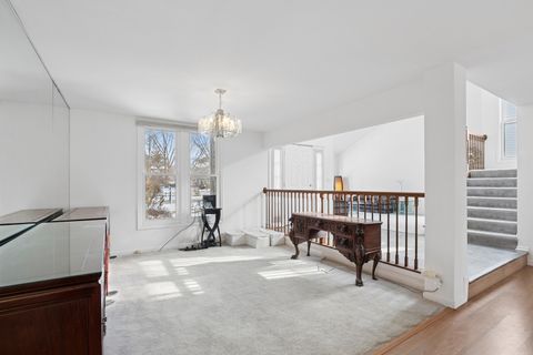 Tiny photo for 62 S Fiore Parkway, Vernon Hills, IL 60061 (MLS # 12492080)