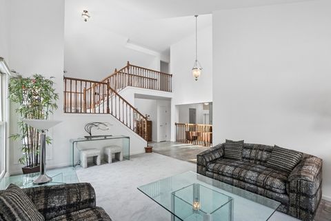 Tiny photo for 62 S Fiore Parkway, Vernon Hills, IL 60061 (MLS # 12492080)