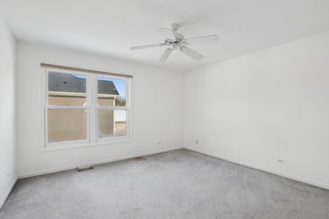 Tiny photo for 62 S Fiore Parkway, Vernon Hills, IL 60061 (MLS # 12492080)