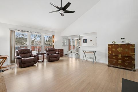 Tiny photo for 62 S Fiore Parkway, Vernon Hills, IL 60061 (MLS # 12492080)