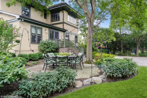 Tiny photo for 141 Kenilworth Avenue, Kenilworth, IL 60043 (MLS # 12488918)
