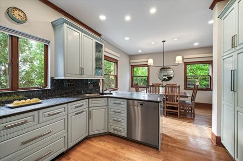 Tiny photo for 141 Kenilworth Avenue, Kenilworth, IL 60043 (MLS # 12488918)