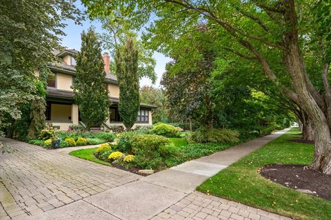 Tiny photo for 141 Kenilworth Avenue, Kenilworth, IL 60043 (MLS # 12488918)