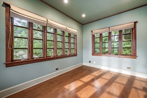 Tiny photo for 141 Kenilworth Avenue, Kenilworth, IL 60043 (MLS # 12488918)