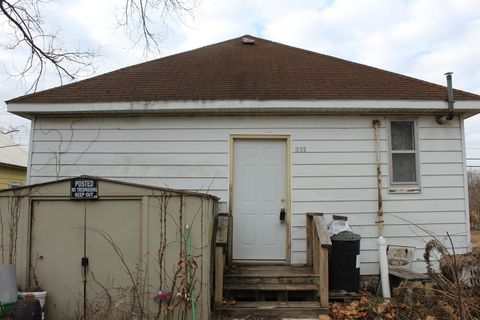 Tiny photo for 311 Wabash Avenue, Centralia, IL 62801 (MLS # 100000073)