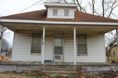 Tiny photo for 311 Wabash Avenue, Centralia, IL 62801 (MLS # 100000073)