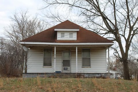 Tiny photo for 311 Wabash Avenue, Centralia, IL 62801 (MLS # 100000073)