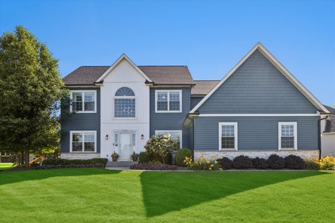 Photo of 5243 Greenshire Circle, Lake In The Hills, IL 60156 (MLS # 12697159)