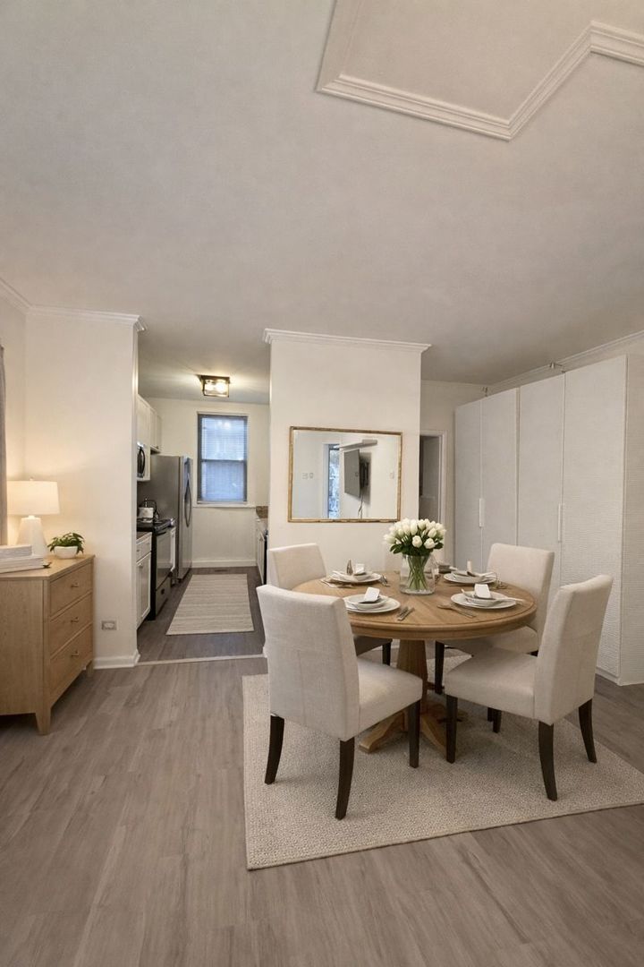 642 N Dearborn Street CH