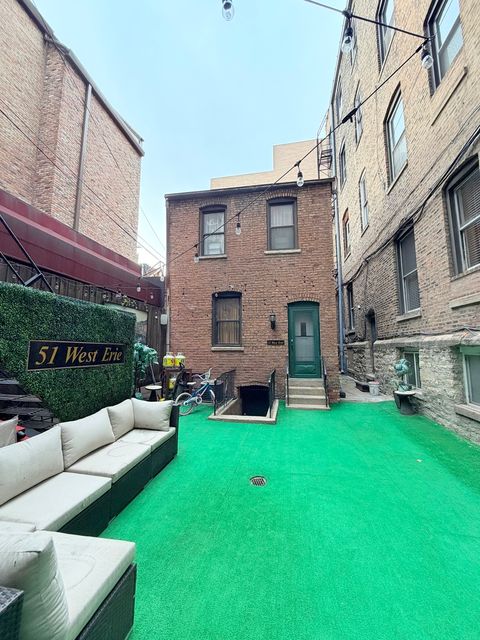 642 N Dearborn Street CH Chicago IL 60654