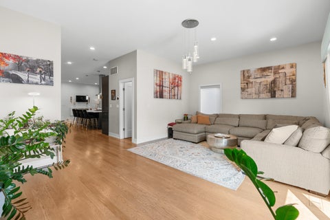 Tiny photo for 5047 W Winnemac Avenue, Chicago, IL 60630 (MLS # 12754500)