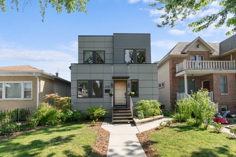 Photo of 5047 W Winnemac Avenue, Chicago, IL 60630 (MLS # 12754500)