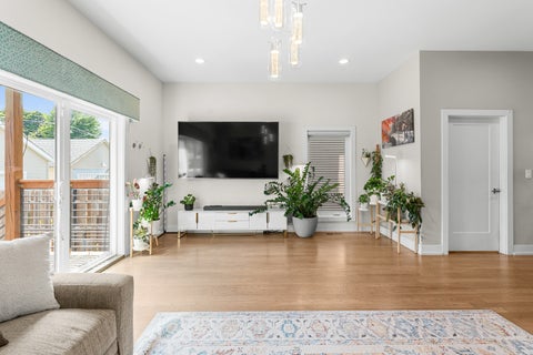 Tiny photo for 5047 W Winnemac Avenue, Chicago, IL 60630 (MLS # 12754500)