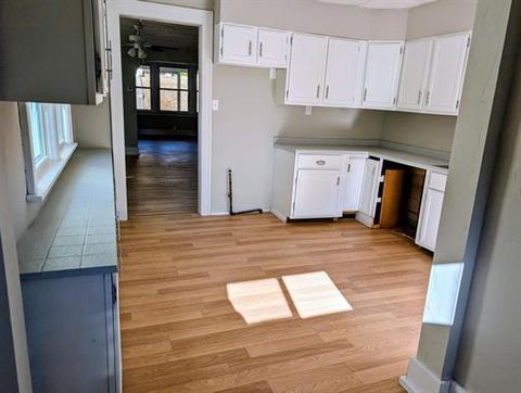 Tiny photo for 501 W 8TH Street, Davenport, IA 52803 (MLS # 12549326)