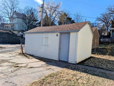 Tiny photo for 501 W 8TH Street, Davenport, IA 52803 (MLS # 12549326)